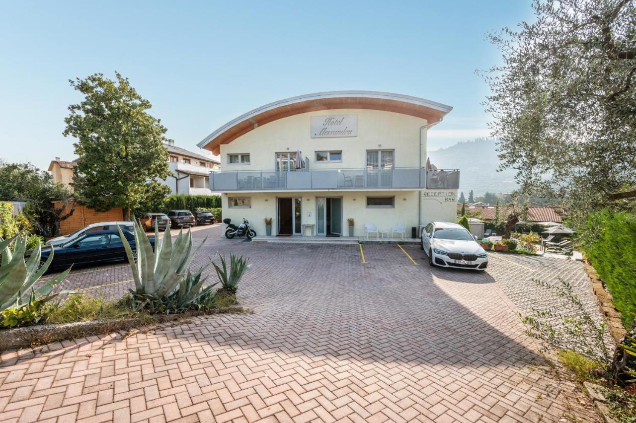 Alessandra Hotel